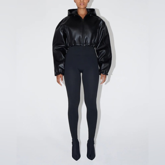 KHY Pants - High-Waist Black Leggings - Sleek Everyday Stretch